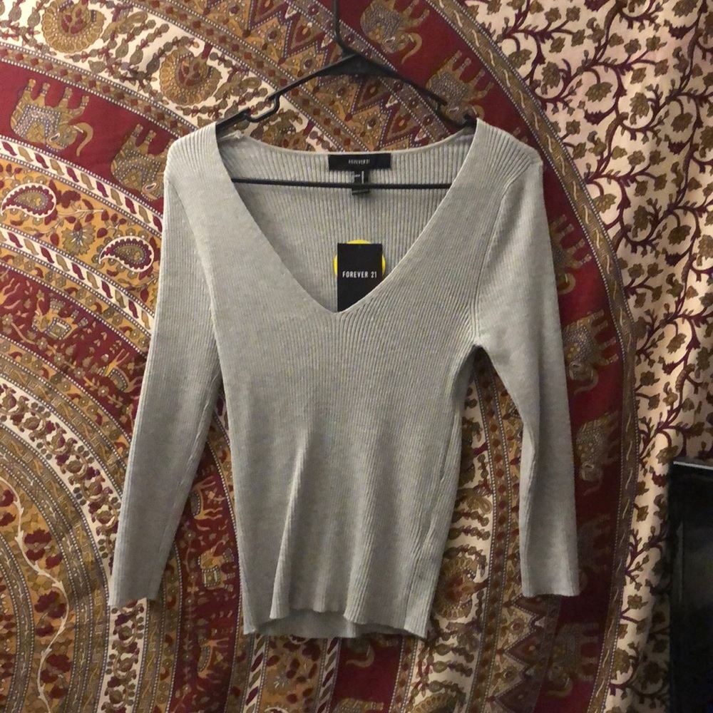 F21 V neck